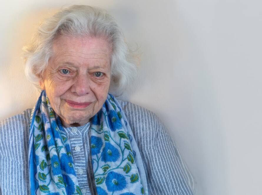 ENTREVISTA a Annette Courtenay Mayers para la revista Búsquedas